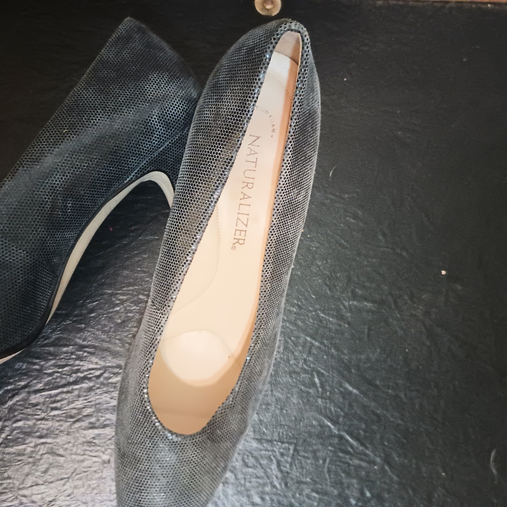Naturalizer Women's Elegant Gray Heels